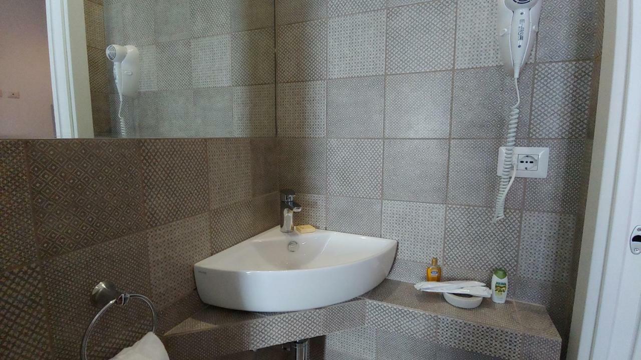 B&B El Brumista Milan Bagian luar foto